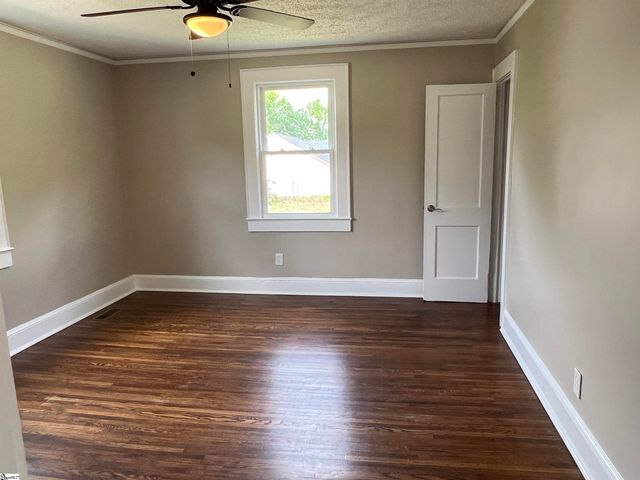 1600 W Parker Road, Greenville, SC 29617