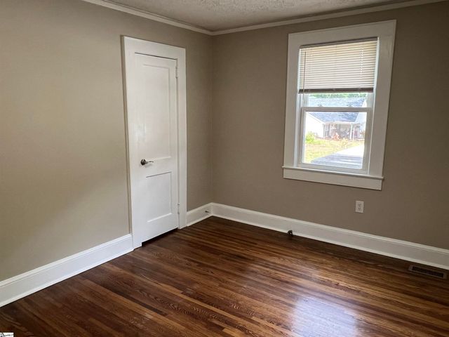1600 W Parker Road, Greenville, SC 29617