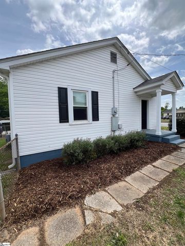 1600 W Parker Road, Greenville, SC 29617