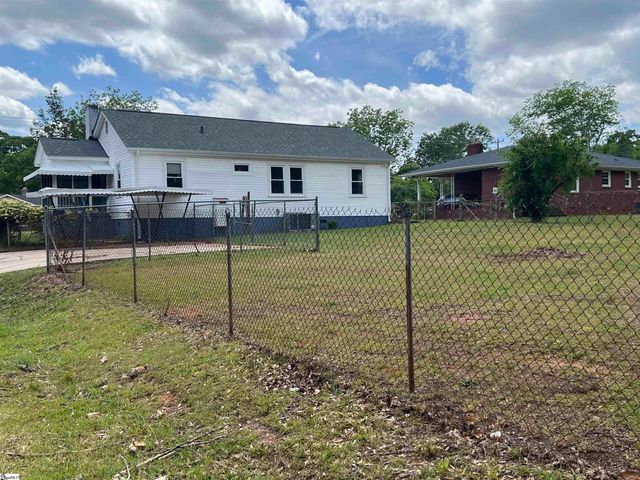 1600 W Parker Road, Greenville, SC 29617