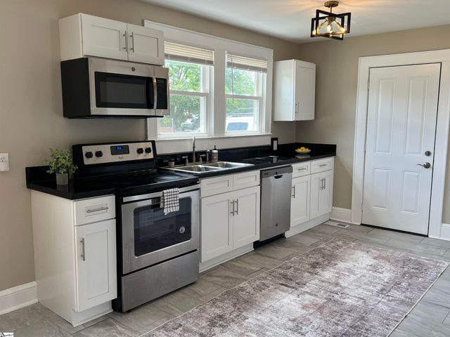 1600 W Parker Road, Greenville, SC 29617