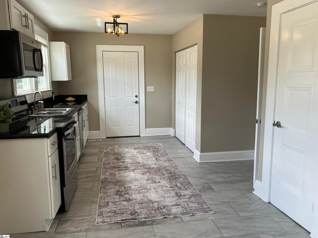 1600 W Parker Road, Greenville, SC 29617