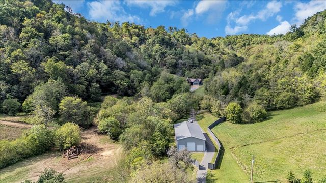 317 Little Creek Rd, Pleasant Shade, TN 37145