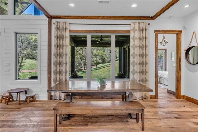 317 Little Creek Rd, Pleasant Shade, TN 37145