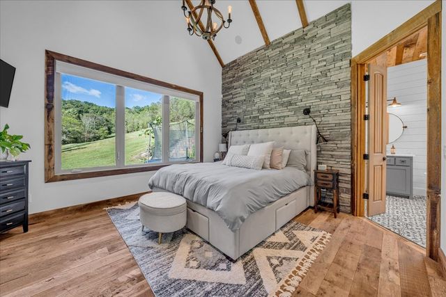 317 Little Creek Rd, Pleasant Shade, TN 37145