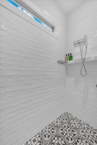 317 Little Creek Rd, Pleasant Shade, TN 37145