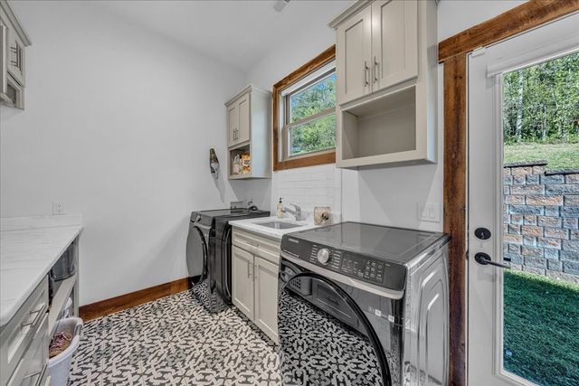 317 Little Creek Rd, Pleasant Shade, TN 37145