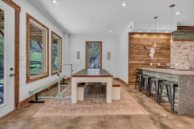 317 Little Creek Rd, Pleasant Shade, TN 37145