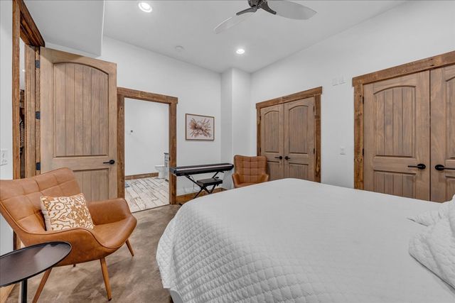 317 Little Creek Rd, Pleasant Shade, TN 37145