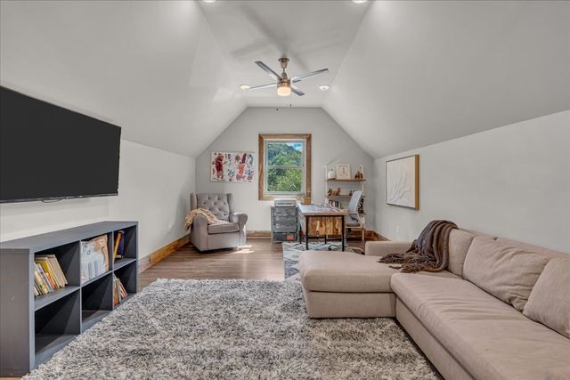 317 Little Creek Rd, Pleasant Shade, TN 37145