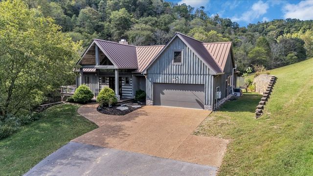 317 Little Creek Rd, Pleasant Shade, TN 37145