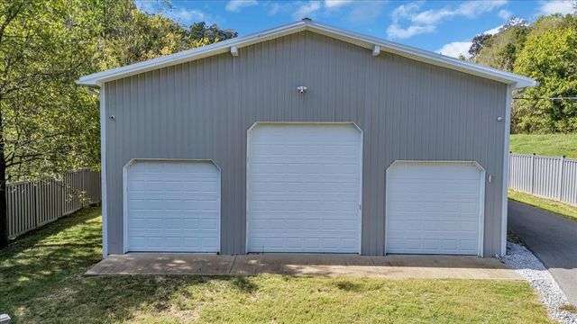 317 Little Creek Rd, Pleasant Shade, TN 37145