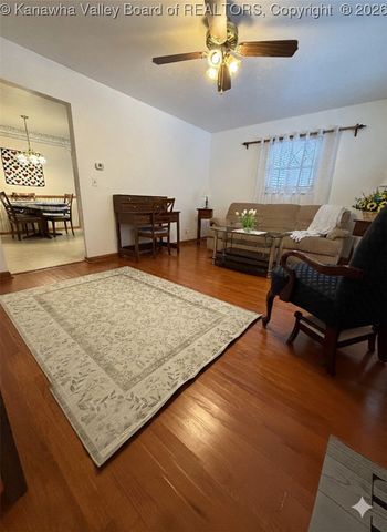 2005 Grant Avenue, St Albans, WV 25177