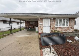 2005 Grant Avenue, St Albans, WV 25177