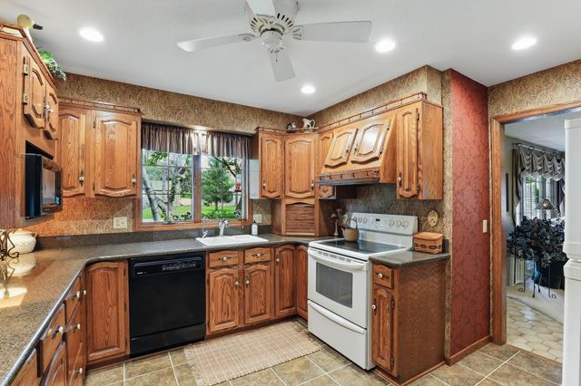 2657 Valley View Lane, New Brighton, MN 55112