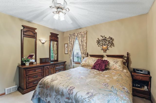 2657 Valley View Lane, New Brighton, MN 55112