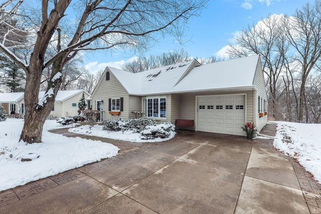 2657 Valley View Lane, New Brighton, MN 55112