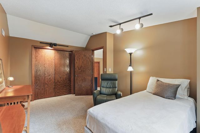 2657 Valley View Lane, New Brighton, MN 55112