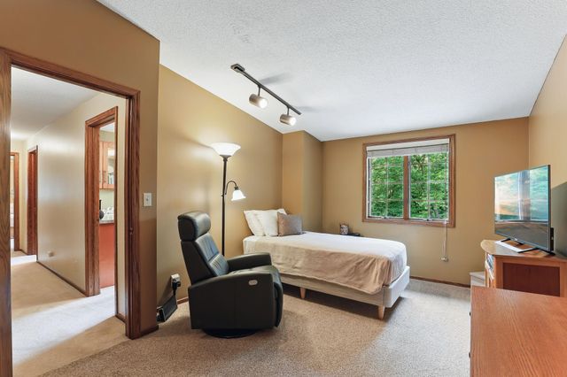 2657 Valley View Lane, New Brighton, MN 55112