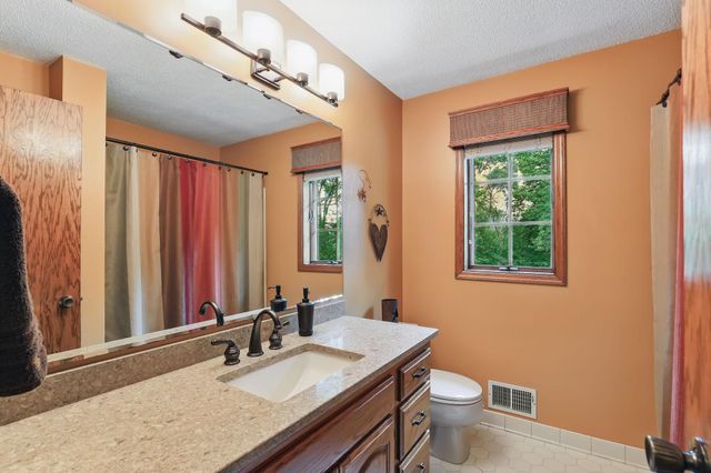 2657 Valley View Lane, New Brighton, MN 55112