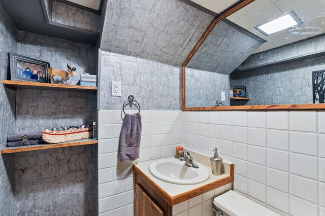 2657 Valley View Lane, New Brighton, MN 55112