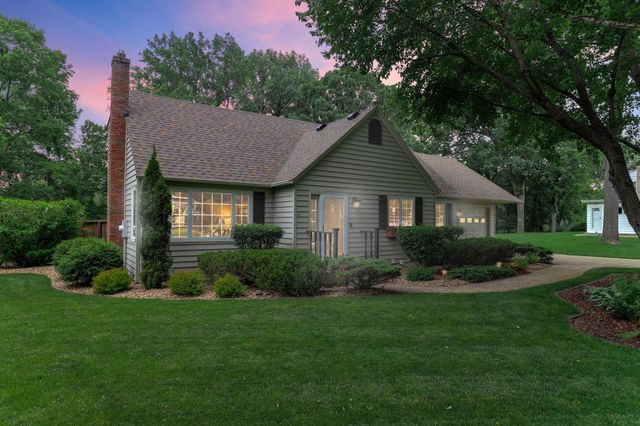 2657 Valley View Lane, New Brighton, MN 55112