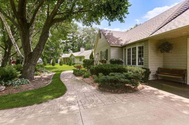 2657 Valley View Lane, New Brighton, MN 55112