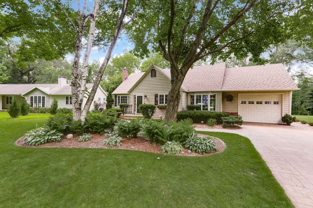 2657 Valley View Lane, New Brighton, MN 55112