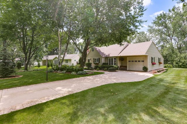 2657 Valley View Lane, New Brighton, MN 55112