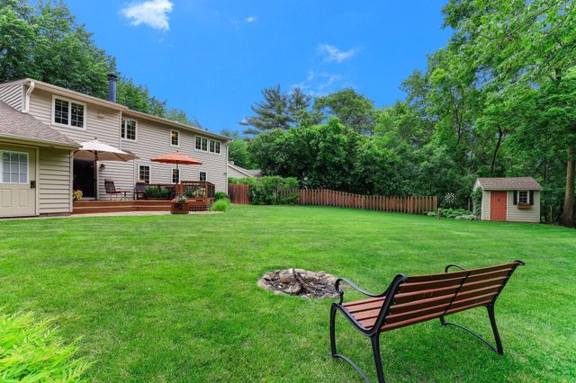 2657 Valley View Lane, New Brighton, MN 55112