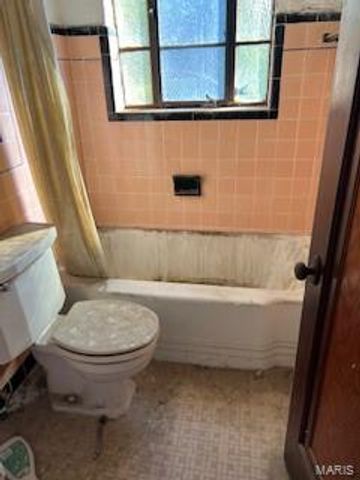 5300 Bermuda Drive, Normandy, MO 63121