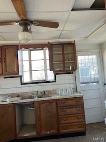 5300 Bermuda Drive, Normandy, MO 63121