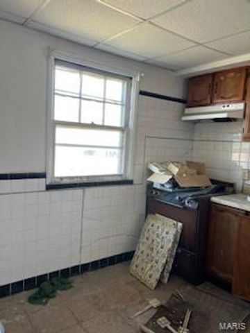 5300 Bermuda Drive, Normandy, MO 63121