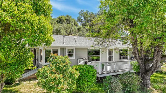 457 Russell Rd, San Andreas, CA 95249