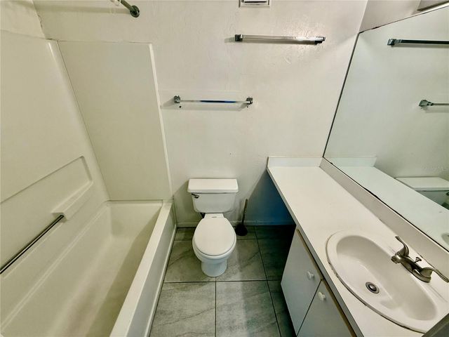 3800 SW 20TH AVENUE 207, Gainesville, FL 32607