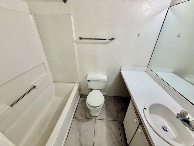 3800 SW 20TH AVENUE 207, Gainesville, FL 32607