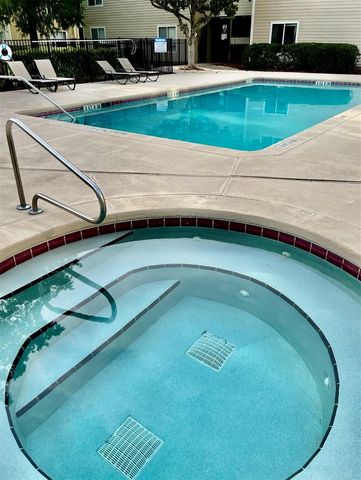 3800 SW 20TH AVENUE 207, Gainesville, FL 32607