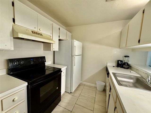 3800 SW 20TH AVENUE 207, Gainesville, FL 32607