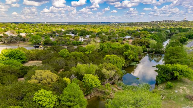 198 Lakeway Dr, Kerrville, TX 78028
