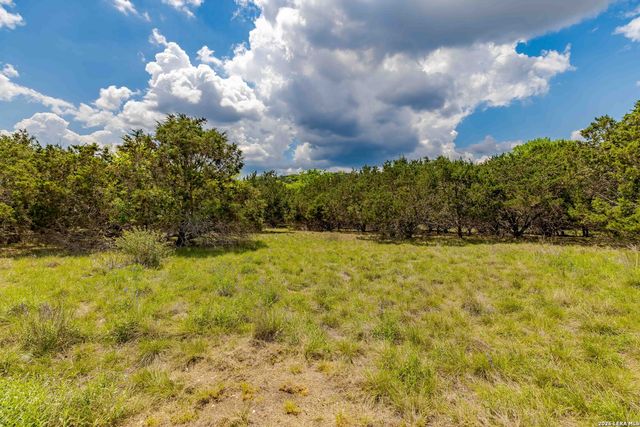 198 Lakeway Dr, Kerrville, TX 78028