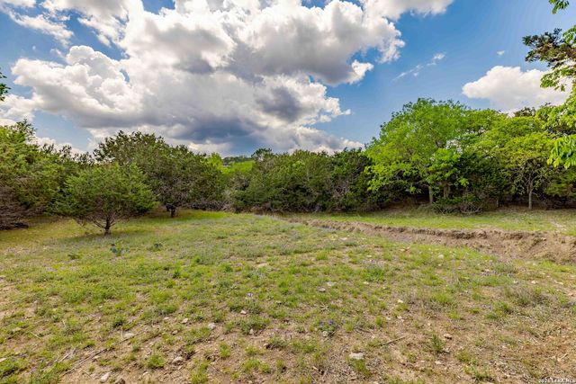198 Lakeway Dr, Kerrville, TX 78028