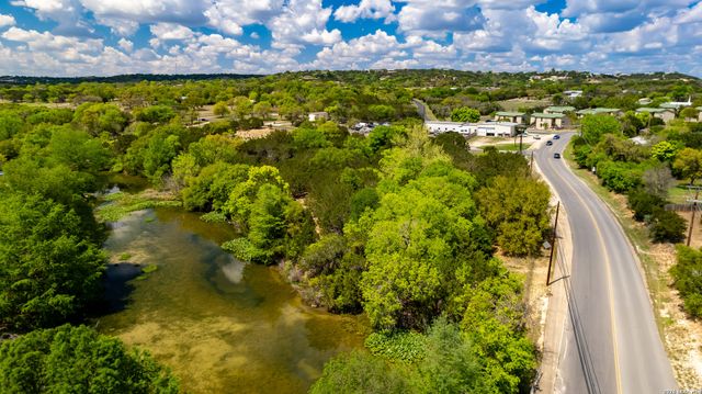 198 Lakeway Dr, Kerrville, TX 78028