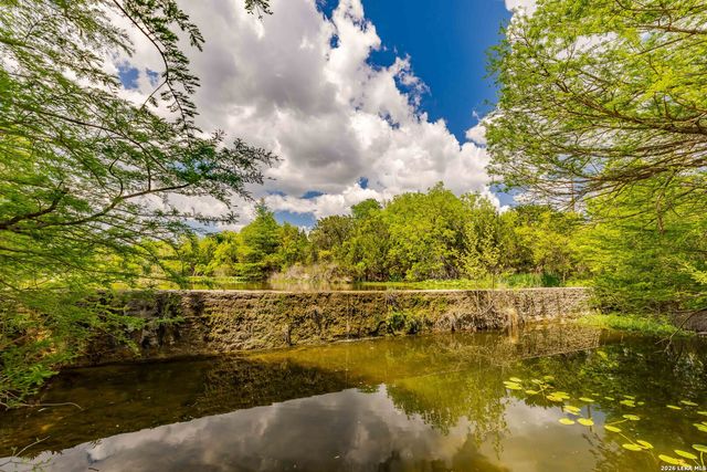 198 Lakeway Dr, Kerrville, TX 78028