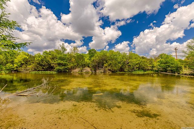 198 Lakeway Dr, Kerrville, TX 78028