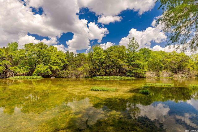 198 Lakeway Dr, Kerrville, TX 78028