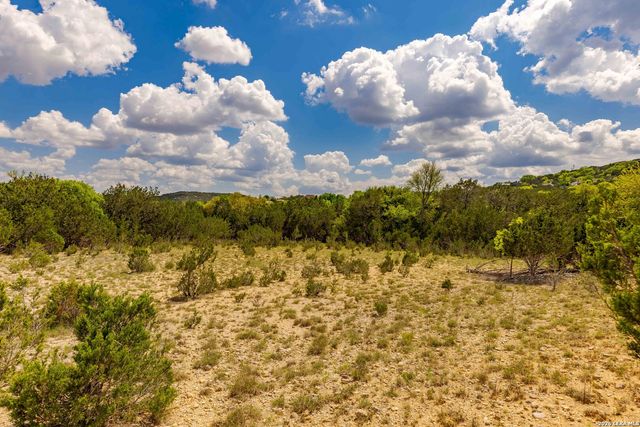 198 Lakeway Dr, Kerrville, TX 78028