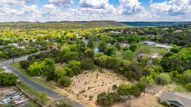 198 Lakeway Dr, Kerrville, TX 78028