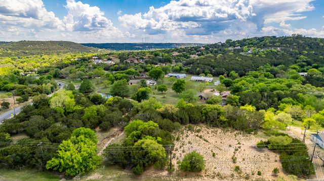 198 Lakeway Dr, Kerrville, TX 78028