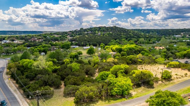 198 Lakeway Dr, Kerrville, TX 78028