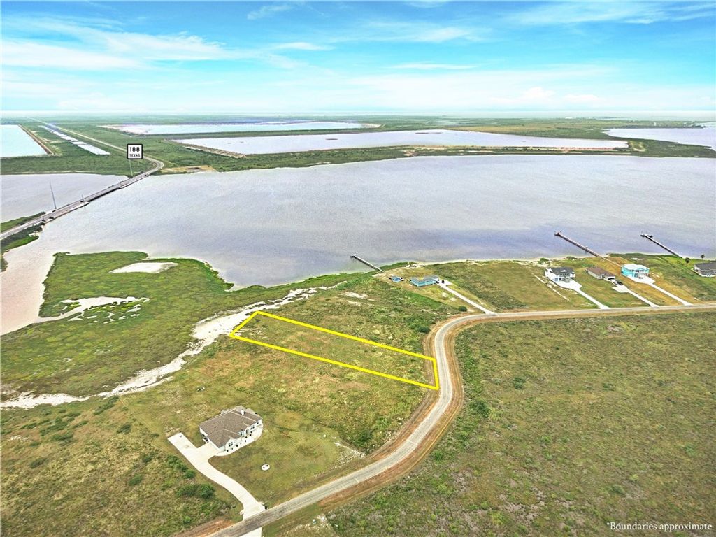 113 Sunrise Dr, Rockport, TX 78382 — photo 2